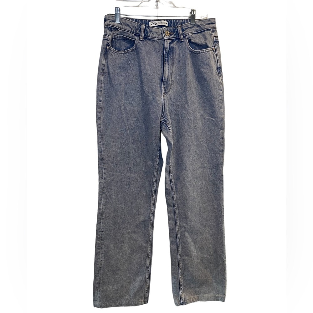Zara Straight Leg High Waisted Light Wash Denim Mom Jeans - Size 10